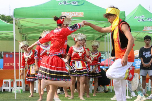 三亚学院成功举办“三月三”海南民族传统体育校园体验日活动