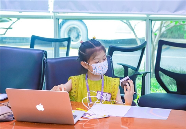 威盛创造栗AI科普课堂走进上海“小朋友圈”！究竟是什么抓住了孩子的心？
