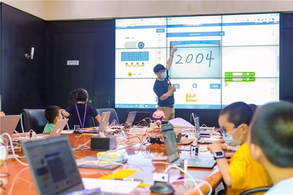 威盛创造栗AI科普课堂走进上海“小朋友圈”！究竟是什么抓住了孩子的心？