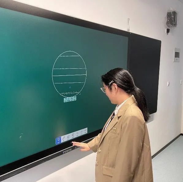 技術賦能，海爾學校啟動“5G+智慧教育”專題培訓
