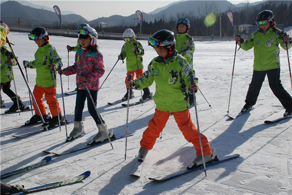 北京市中小學生代表團在全國學校冰雪運動競賽中取得優異成績