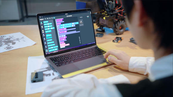 大疆发布 AI 人工智能教育套件，首次为中小学带来AI全流程学习体验