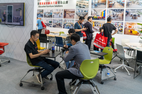 KI创新教育家具亮相81届中国教装展 引领智慧教育新未来