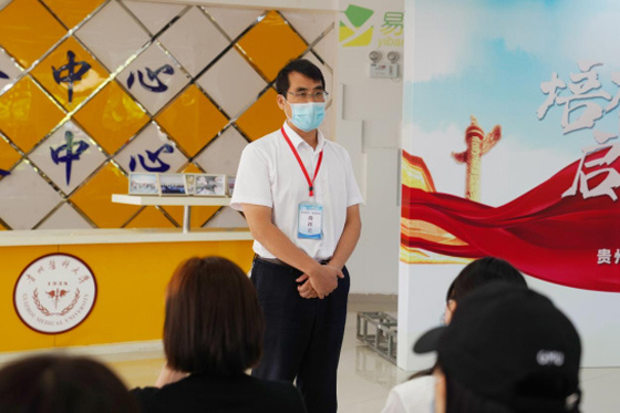 貴州醫科大學：愛心物資送一線 領導慰問暖人心