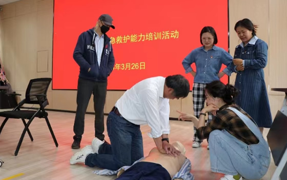 云南民族大学老年大学举办应急救护知识技能普及培训