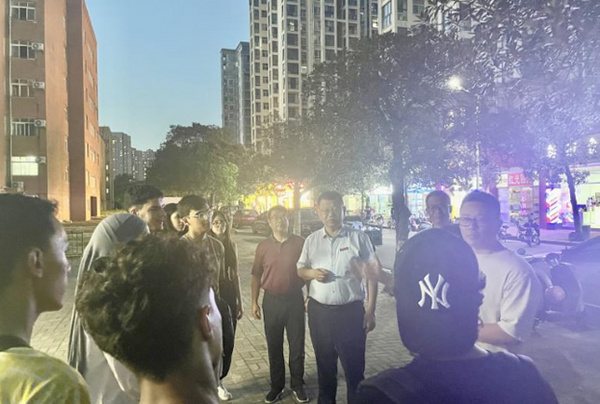江西科技師范大學黨委書記裴鴻衛一行指導留學生開學工作