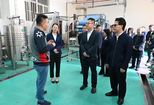 曲靖经开区产业研究院在曲靖师范学院揭牌