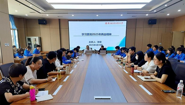 兰州石化职业技术大学党委常委、副校长张宏为数媒与印刷工程学院师生讲授思政课