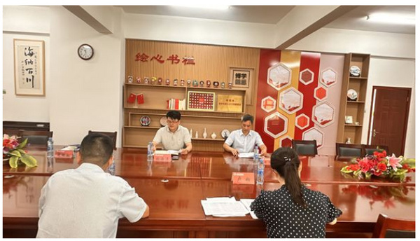 南昌市人民政府研究室副主任黄诗建一行莅临豫章师范学院调研指导科研工作
