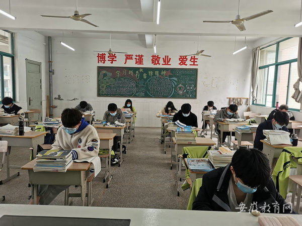 马鞍山理工学校实施闭环管理确保校园安全