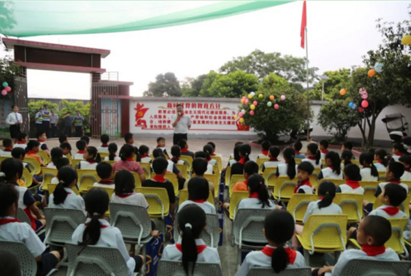 爱心助学，情暖“六一”丨博士有成对岑溪市大公小学捐资助学