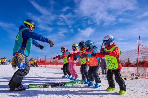 游美营地元旦mini滑雪营｜适合零基础、初次离开家孩子的冬令营