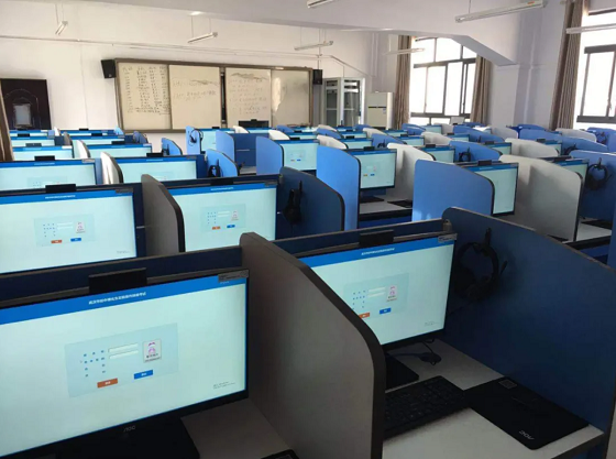AOC一体机 | 开启武汉市洪山中学的数字化智慧教室之门！