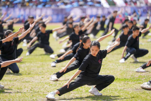 卓越尖兵 青春担当 领跑未来 哈工大第59届田径运动会举行