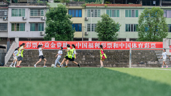 中國足球發展基金會少兒圍欄足球項目扎根雅安2年間，逾百支青少年球隊成立，受益兒童超8萬人