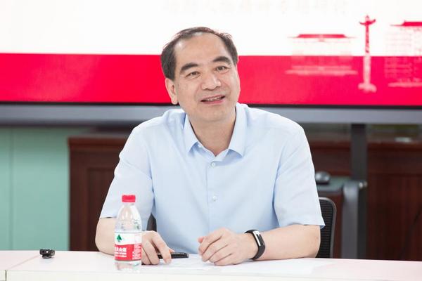 北京大學校領導走訪慰問參訓師生