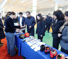 吉林体育学院成功举办省级高校2024届毕业生冰雪体育人才供需见面洽谈会暨冰雪产业论坛